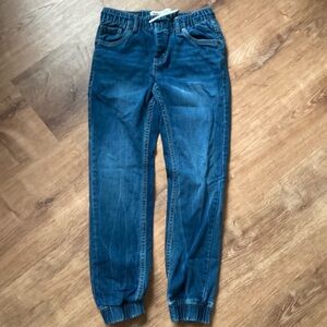 Boys Levi’s jogger jeans